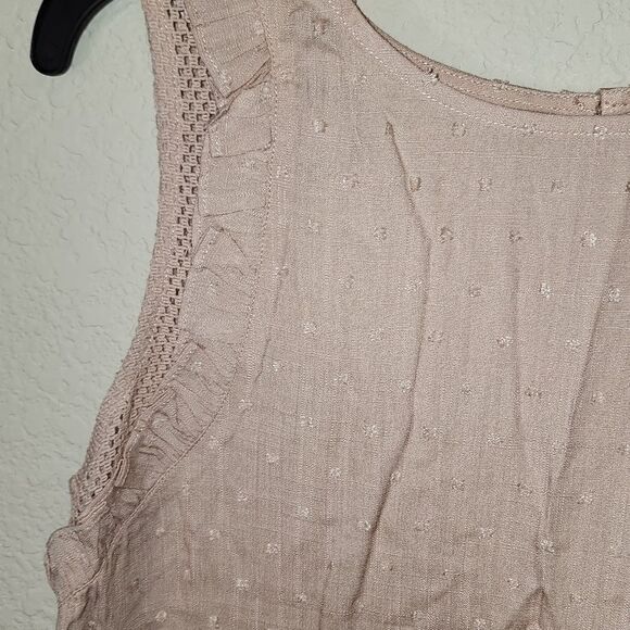 Doe & Rae NWOT, Size Small, Ruffled sleeves and bottom, Dusty Rose color. - Picture 3 of 4